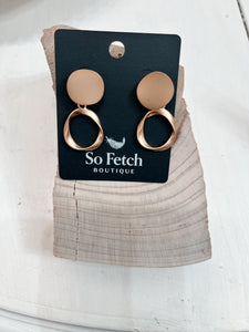 Minimal Neutral Earrings with Gold Circles